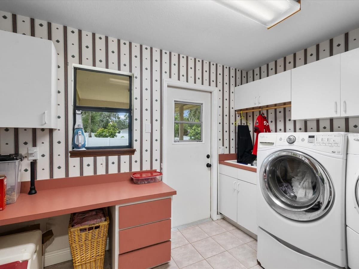 6655 MILLSTONE DRIVE — photo 23 of 67