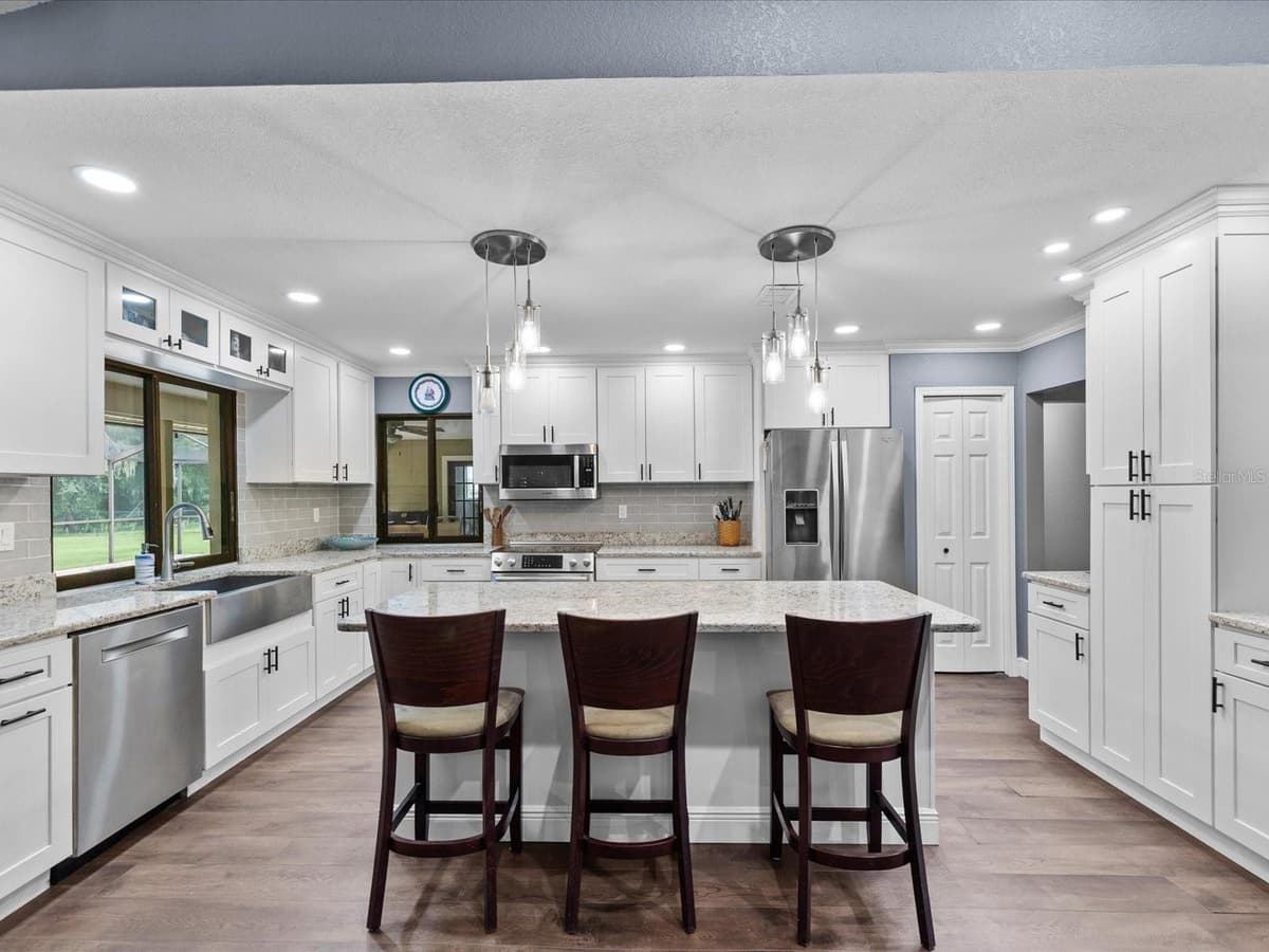 6655 MILLSTONE DRIVE — photo 4 of 67