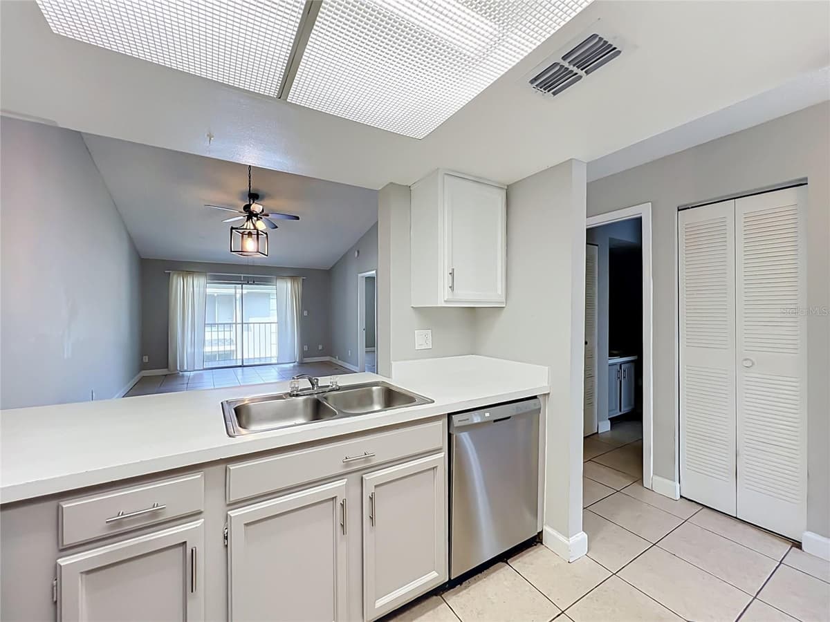 4370 WHITE PINE AVENUE — photo 6 of 18