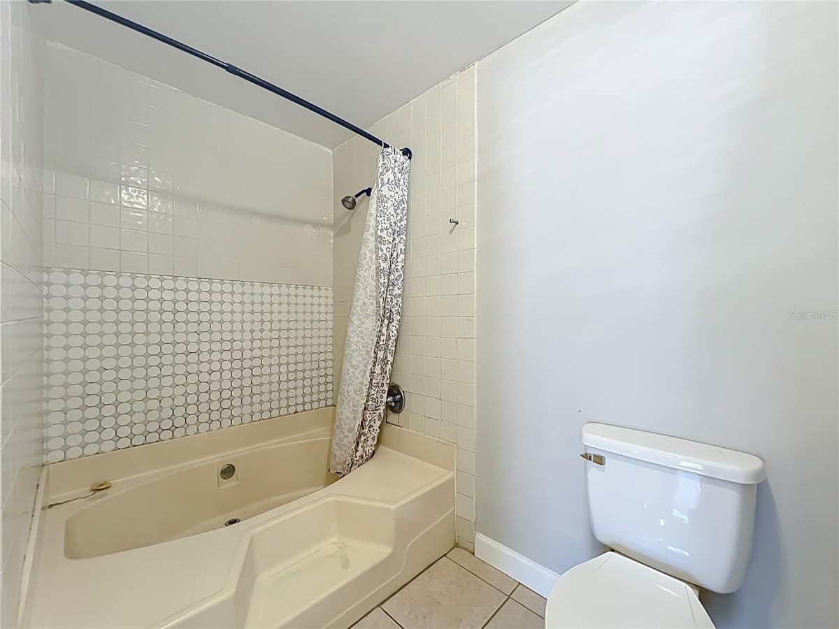 4370 WHITE PINE AVENUE — photo 10 of 18
