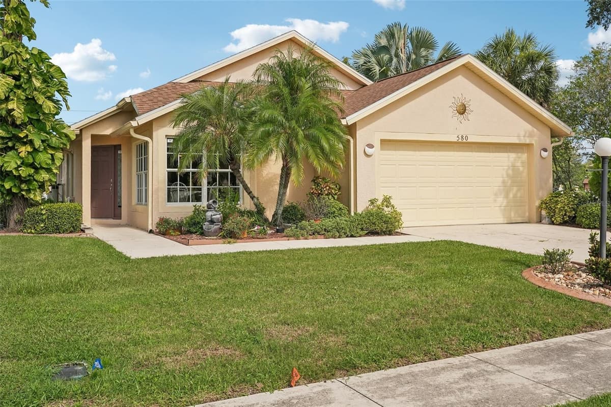 580 ROSE APPLE CIRCLE — photo 6 of 39