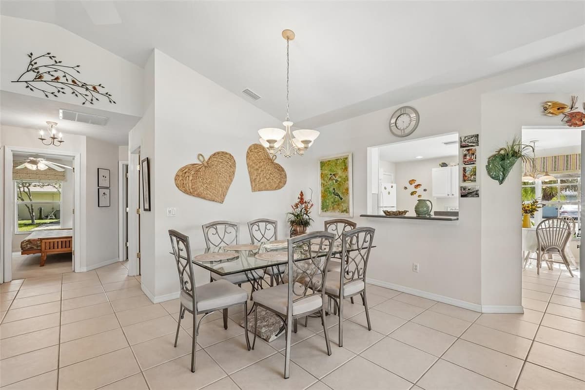 580 ROSE APPLE CIRCLE — photo 14 of 39