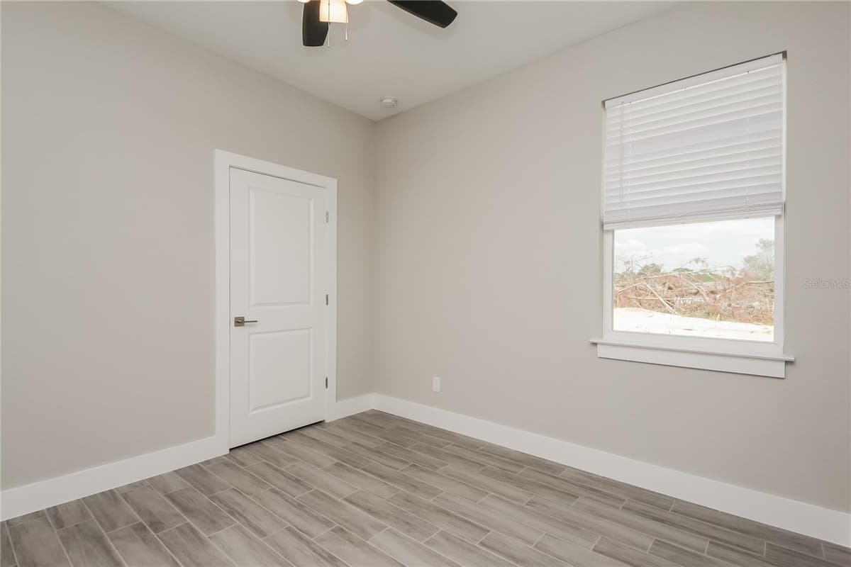 363 ELDERBERRY COURT — photo 10 of 15