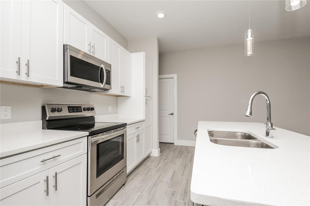 363 ELDERBERRY COURT — photo 5 of 15