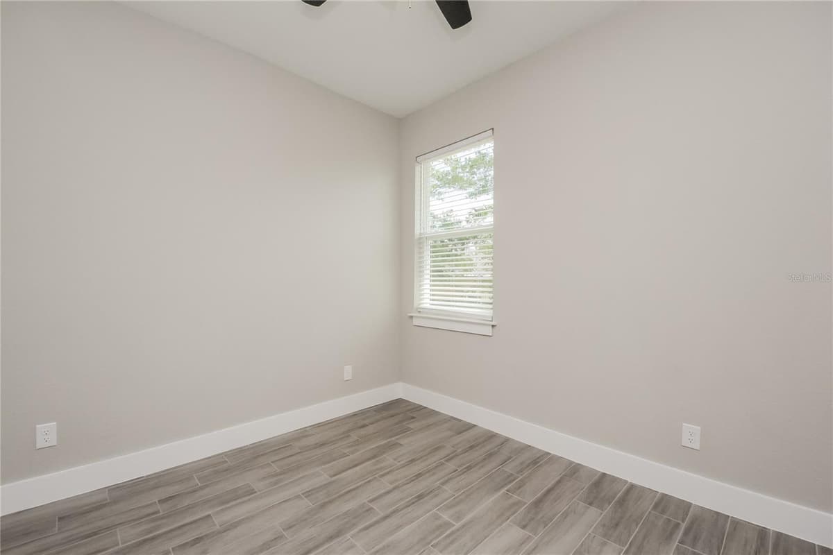 363 ELDERBERRY COURT — photo 12 of 15