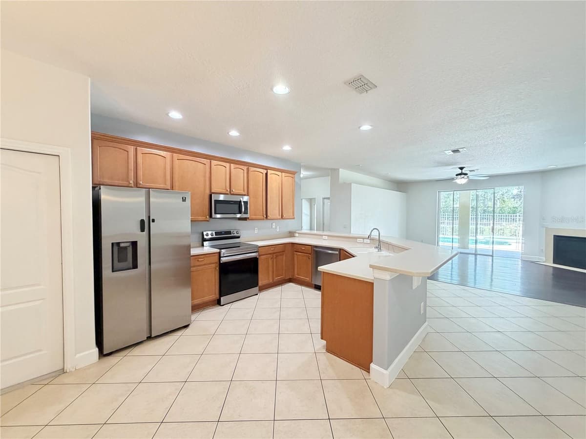 6317 ROLDEN COURT — photo 9 of 29