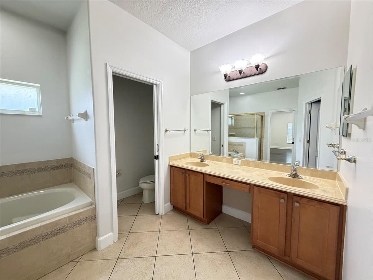 6317 ROLDEN COURT — photo 3 of 29