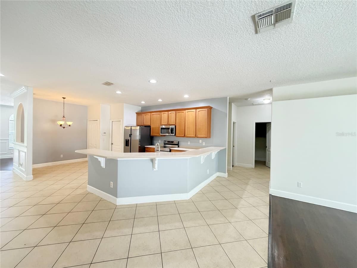 6317 ROLDEN COURT — photo 8 of 29