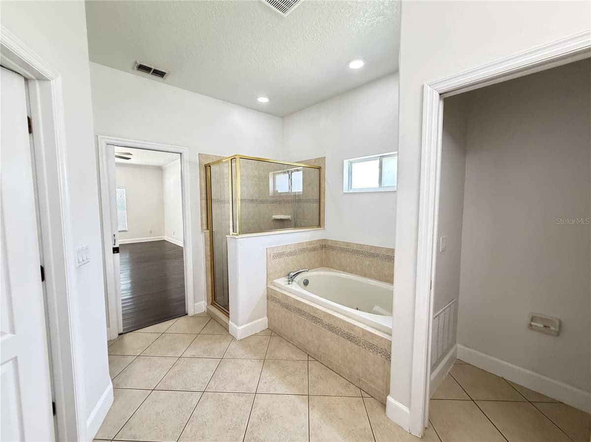 6317 ROLDEN COURT — photo 2 of 29