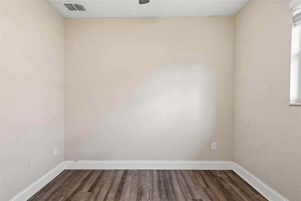 4788 PLEASANT VALLEY COURT — photo 16 of 33
