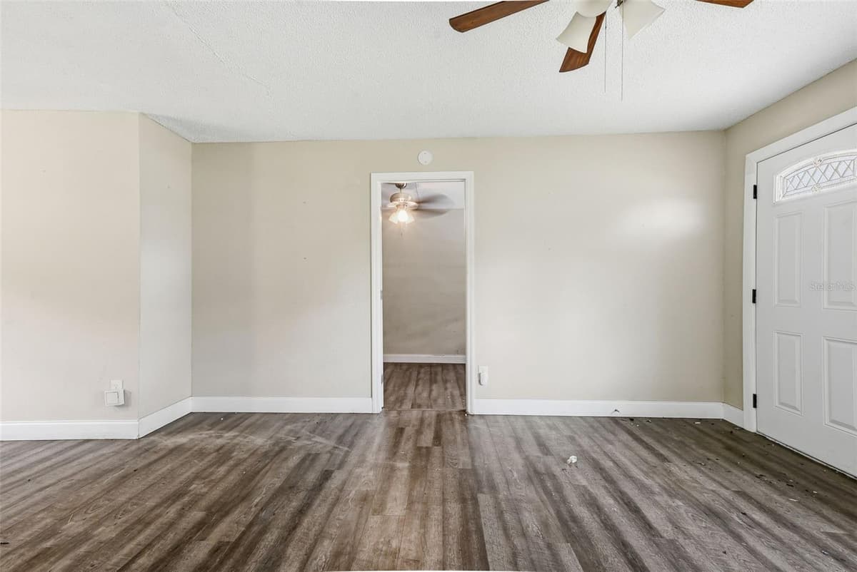 4788 PLEASANT VALLEY COURT — photo 9 of 33
