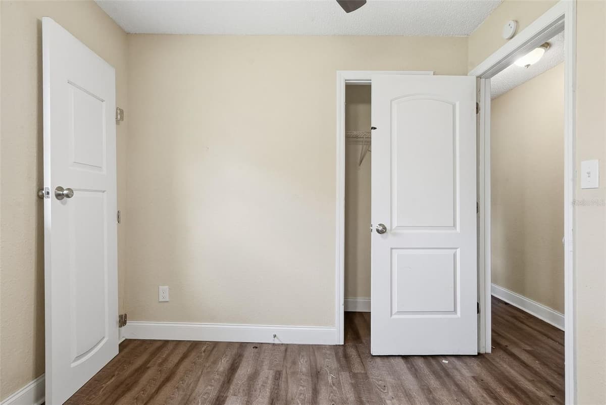 4788 PLEASANT VALLEY COURT — photo 17 of 33