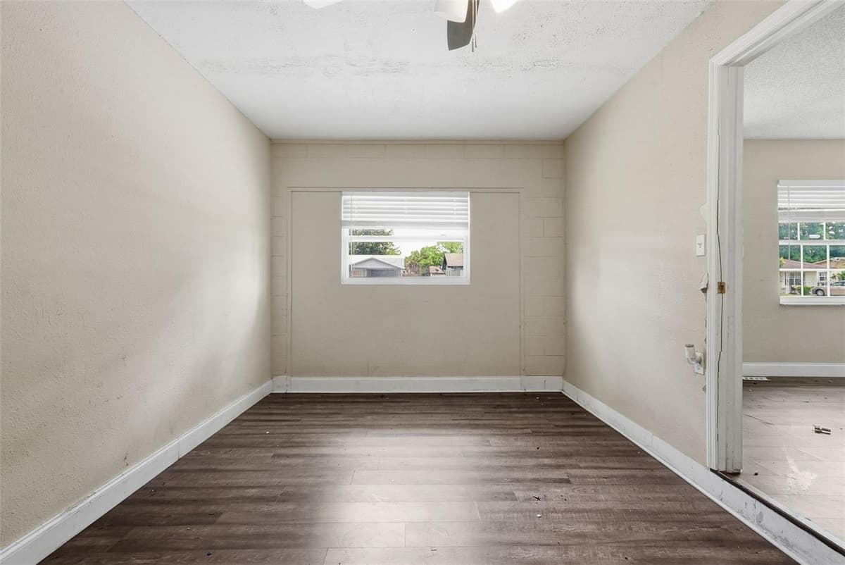 4788 PLEASANT VALLEY COURT — photo 14 of 33