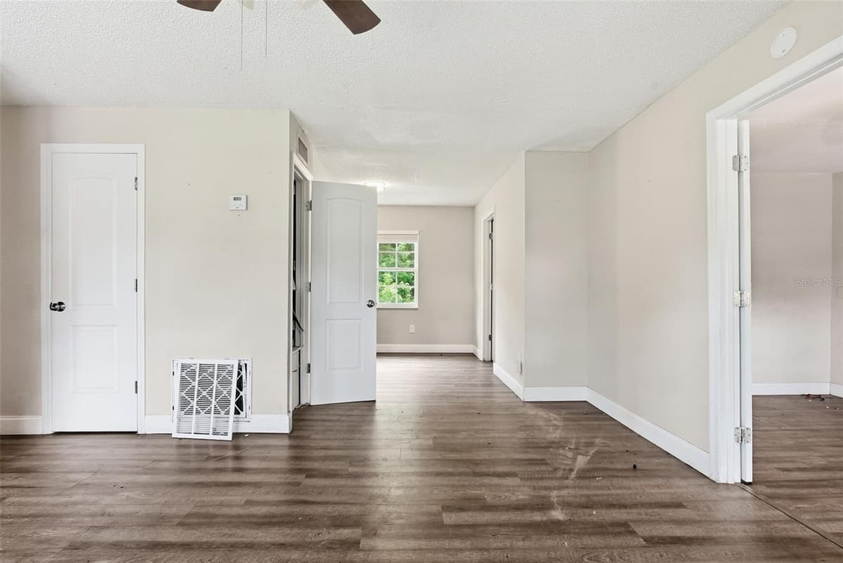 4788 PLEASANT VALLEY COURT — photo 10 of 33