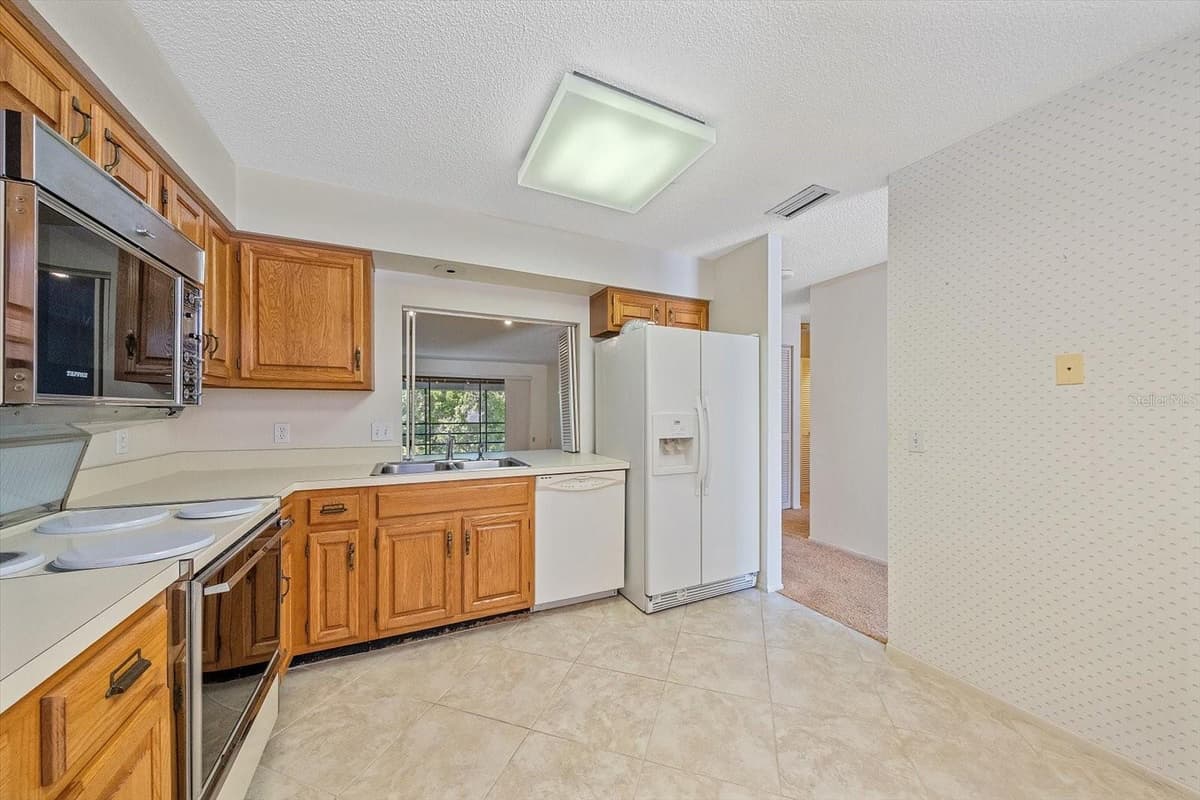 6347 APPROACH ROAD — photo 15 of 40