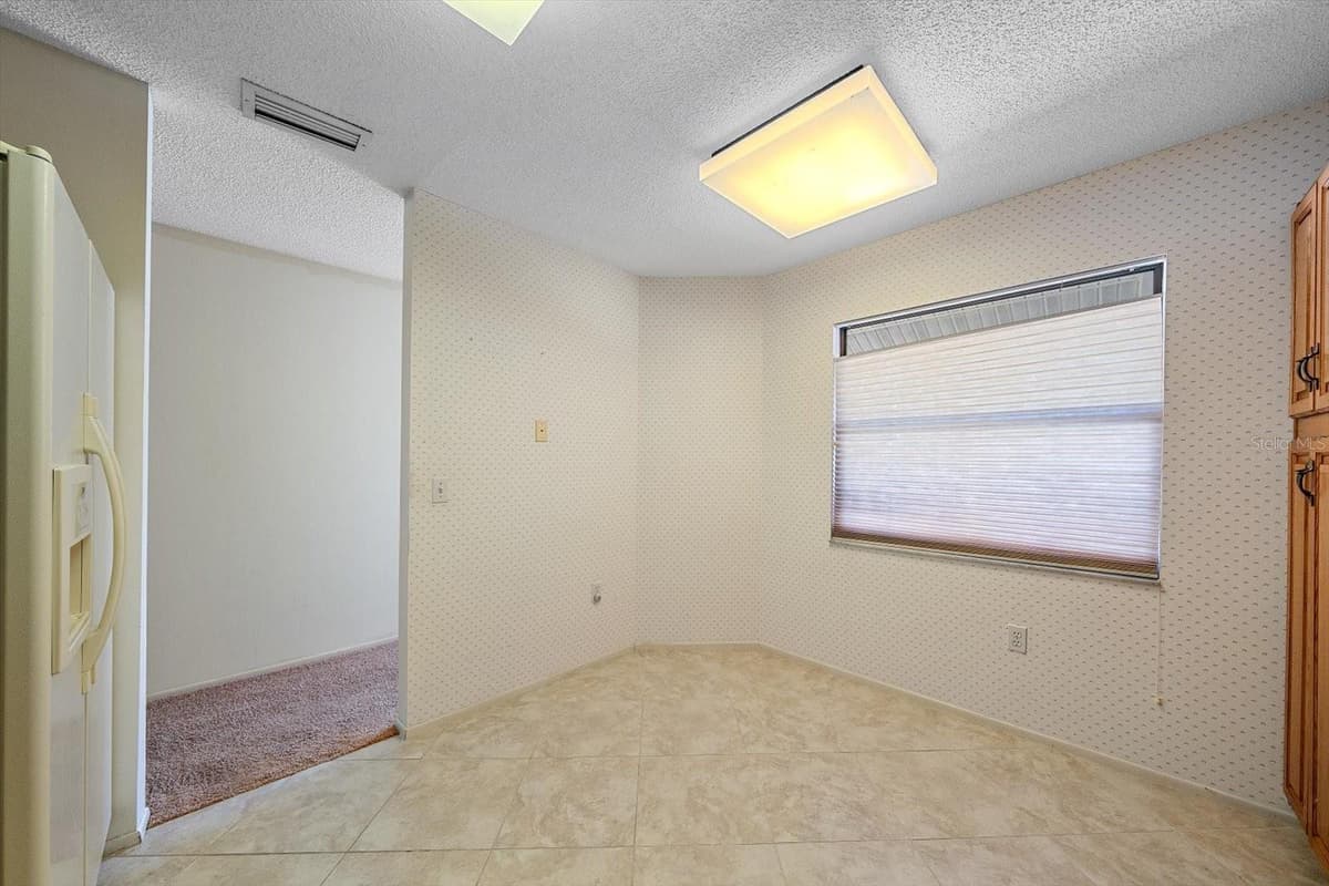 6347 APPROACH ROAD — photo 17 of 40