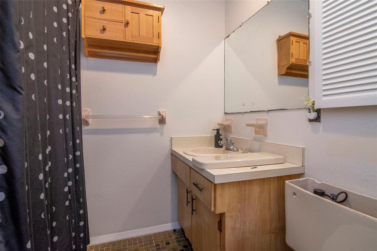1000 8TH AVENUE — photo 37 of 56