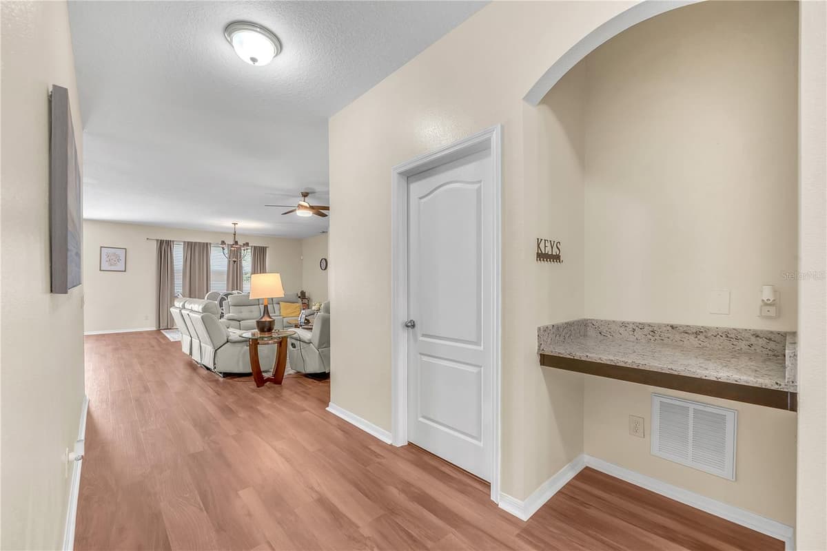 1407 RUSHGROVE CIRCLE — photo 7 of 33
