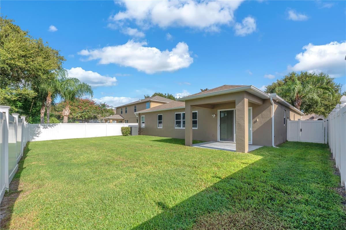 1407 RUSHGROVE CIRCLE — photo 4 of 33