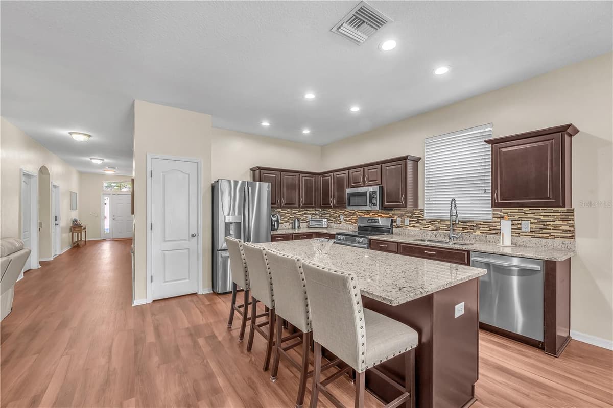 1407 RUSHGROVE CIRCLE — photo 9 of 33