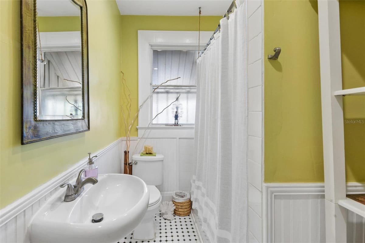 2319 NORTH B STREET — photo 18 of 25