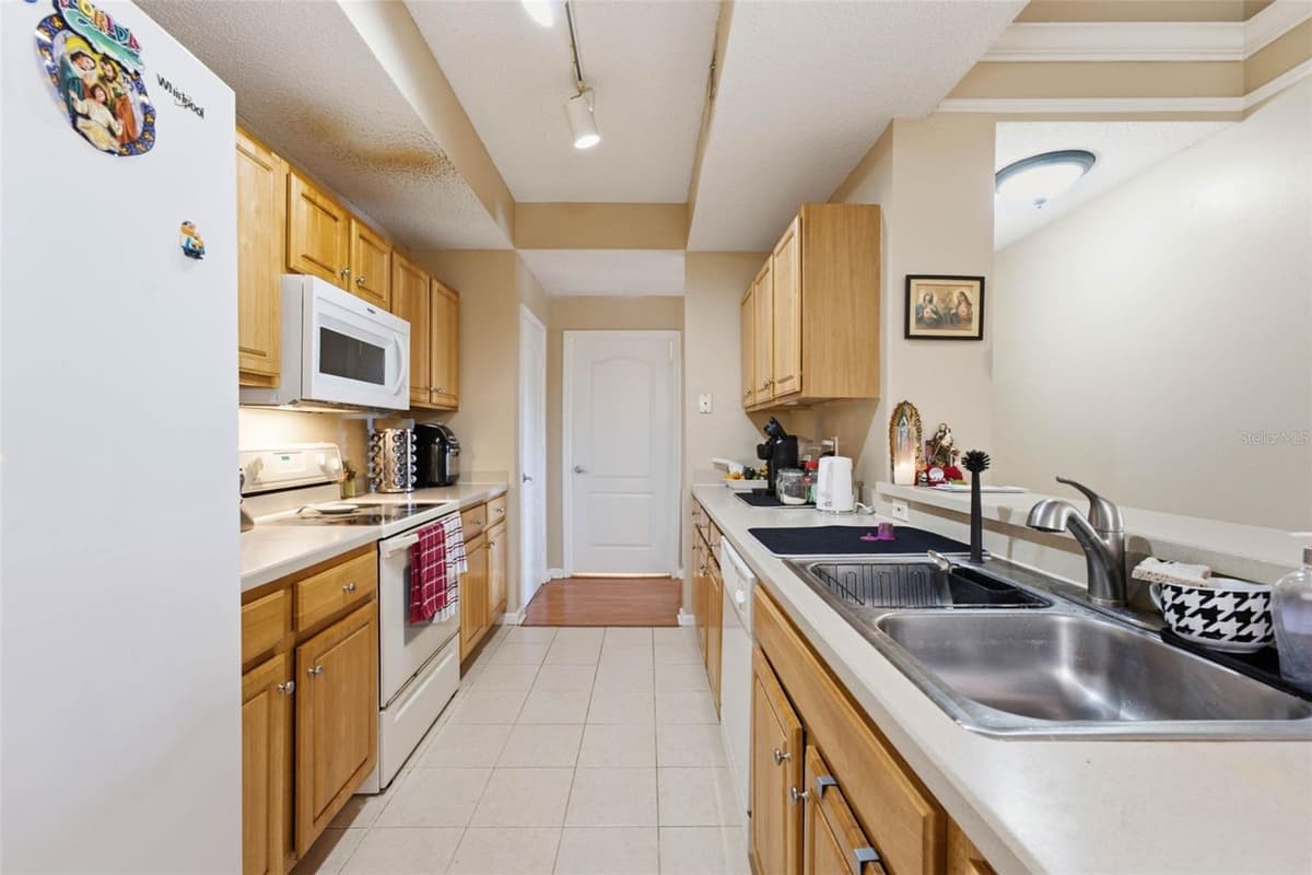 12307 LANTANA PARK LANE — photo 13 of 36