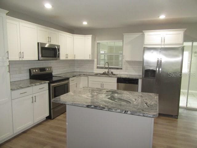 1616 POINSETTIA AVENUE — photo 8 of 24