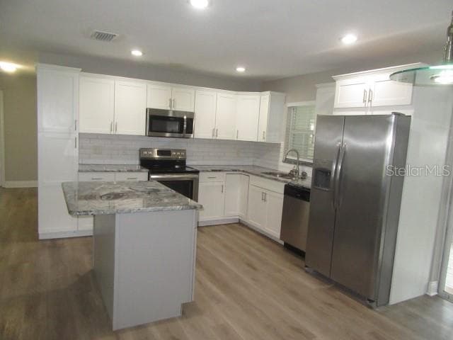 1616 POINSETTIA AVENUE — photo 7 of 24