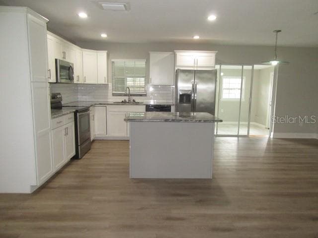 1616 POINSETTIA AVENUE — photo 4 of 24