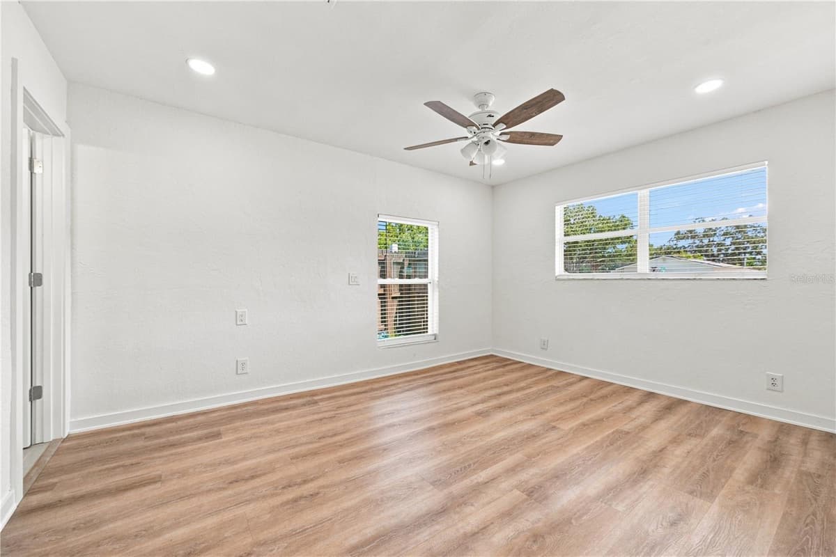 933 41ST AVENUE — photo 14 of 34