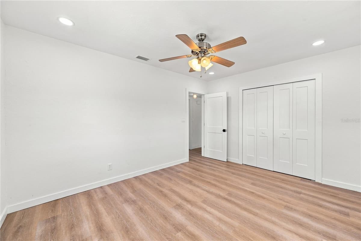 933 41ST AVENUE — photo 19 of 34