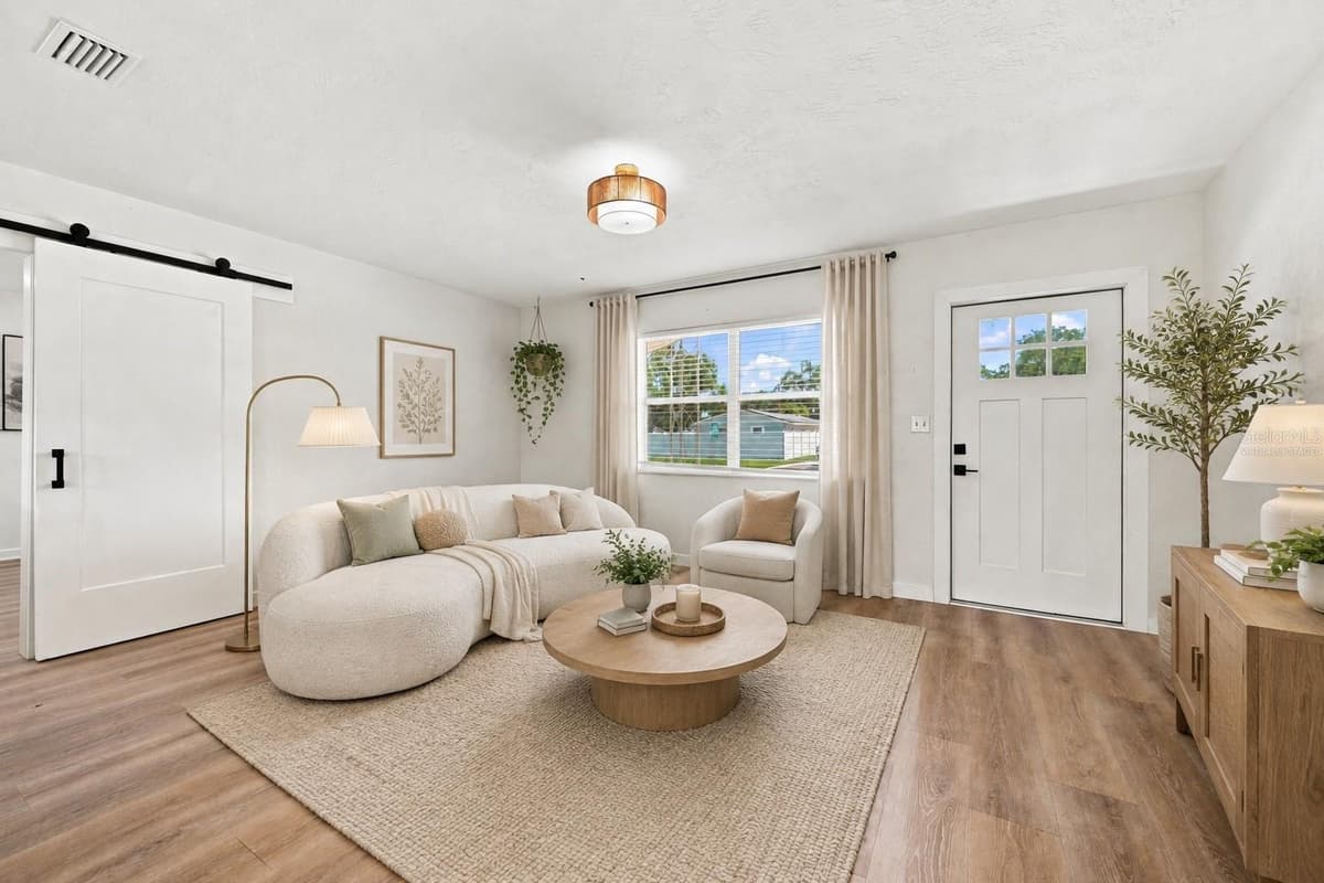 933 41ST AVENUE — photo 3 of 34