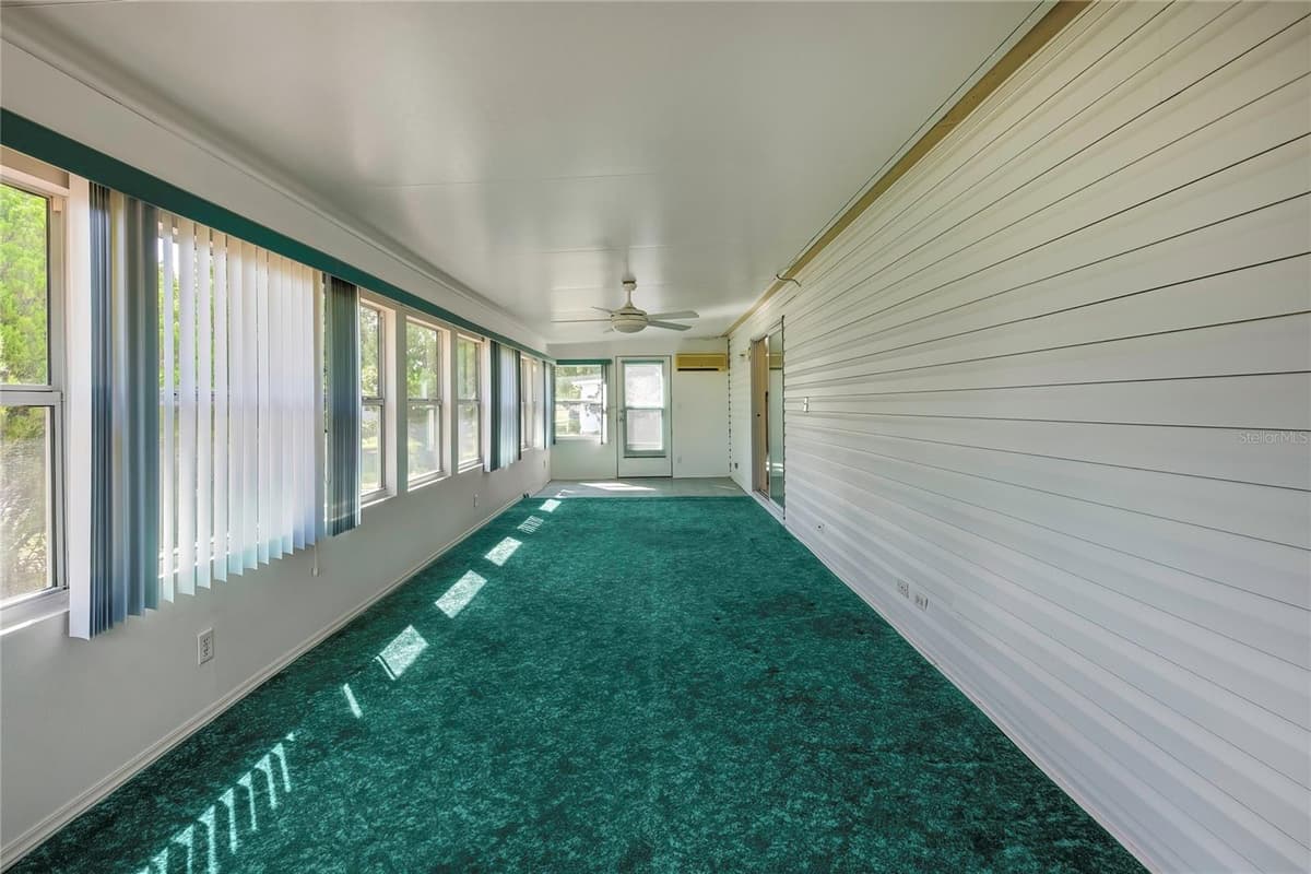 14992 RIALTO AVENUE — photo 33 of 69