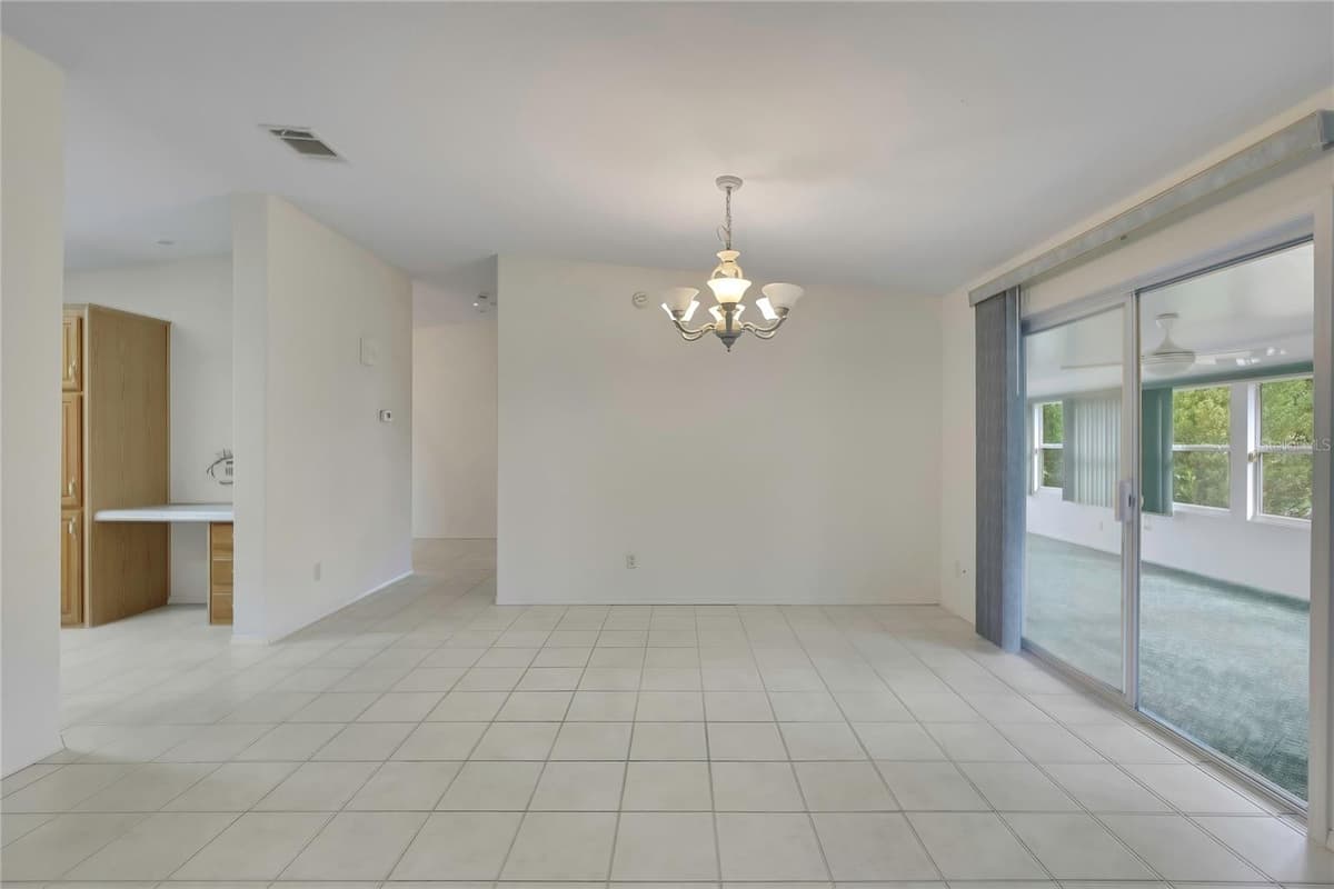 14992 RIALTO AVENUE — photo 16 of 69