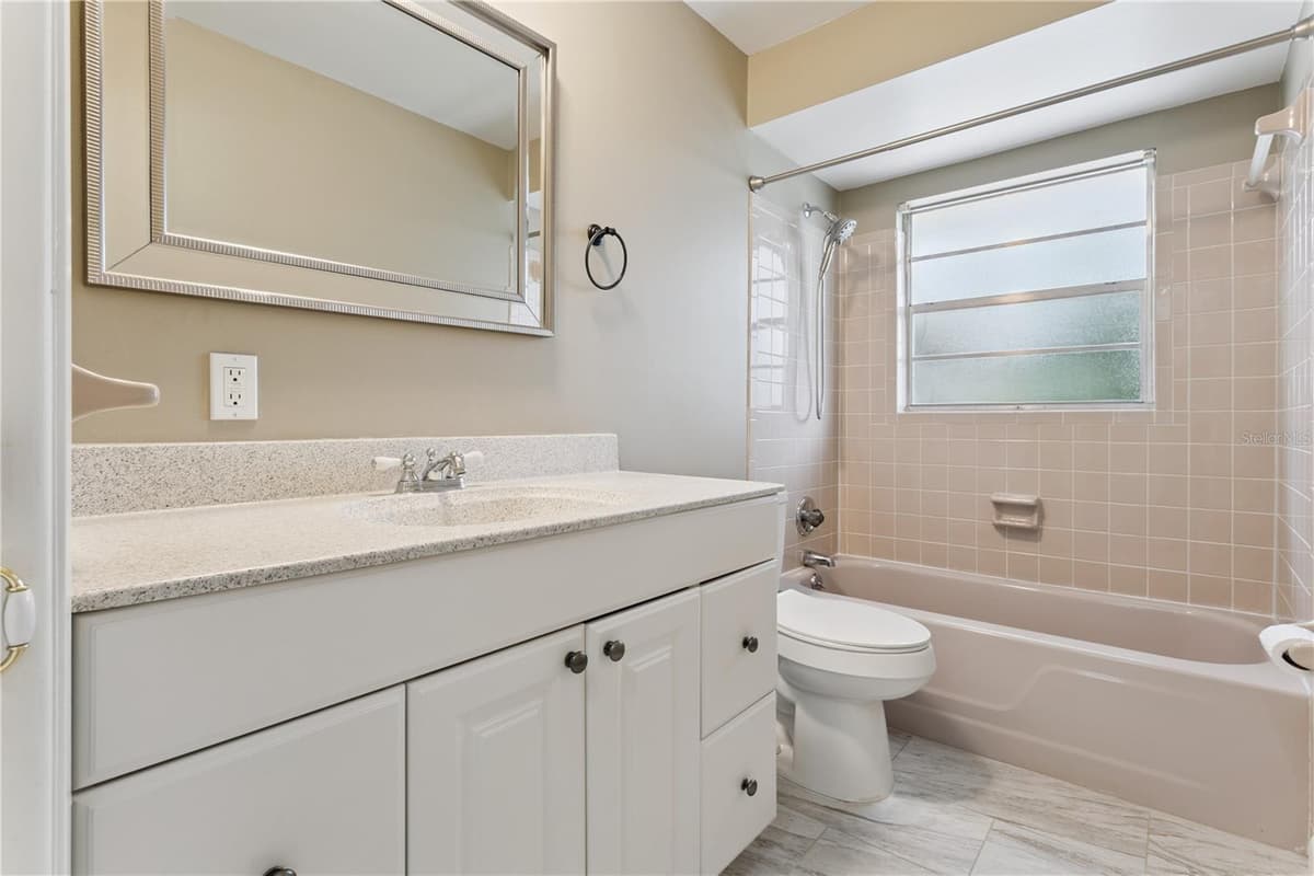 4880 SANTA ROSA AVENUE — photo 25 of 38