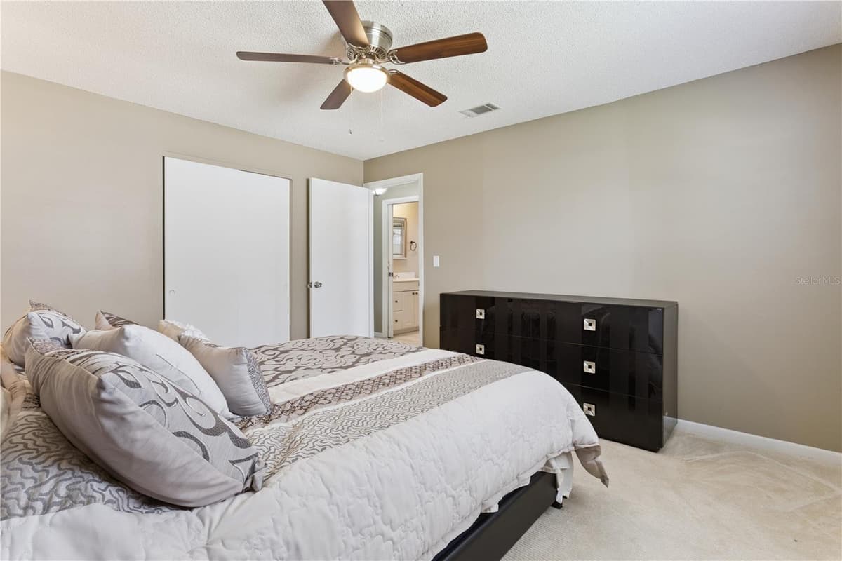 4880 SANTA ROSA AVENUE — photo 22 of 38