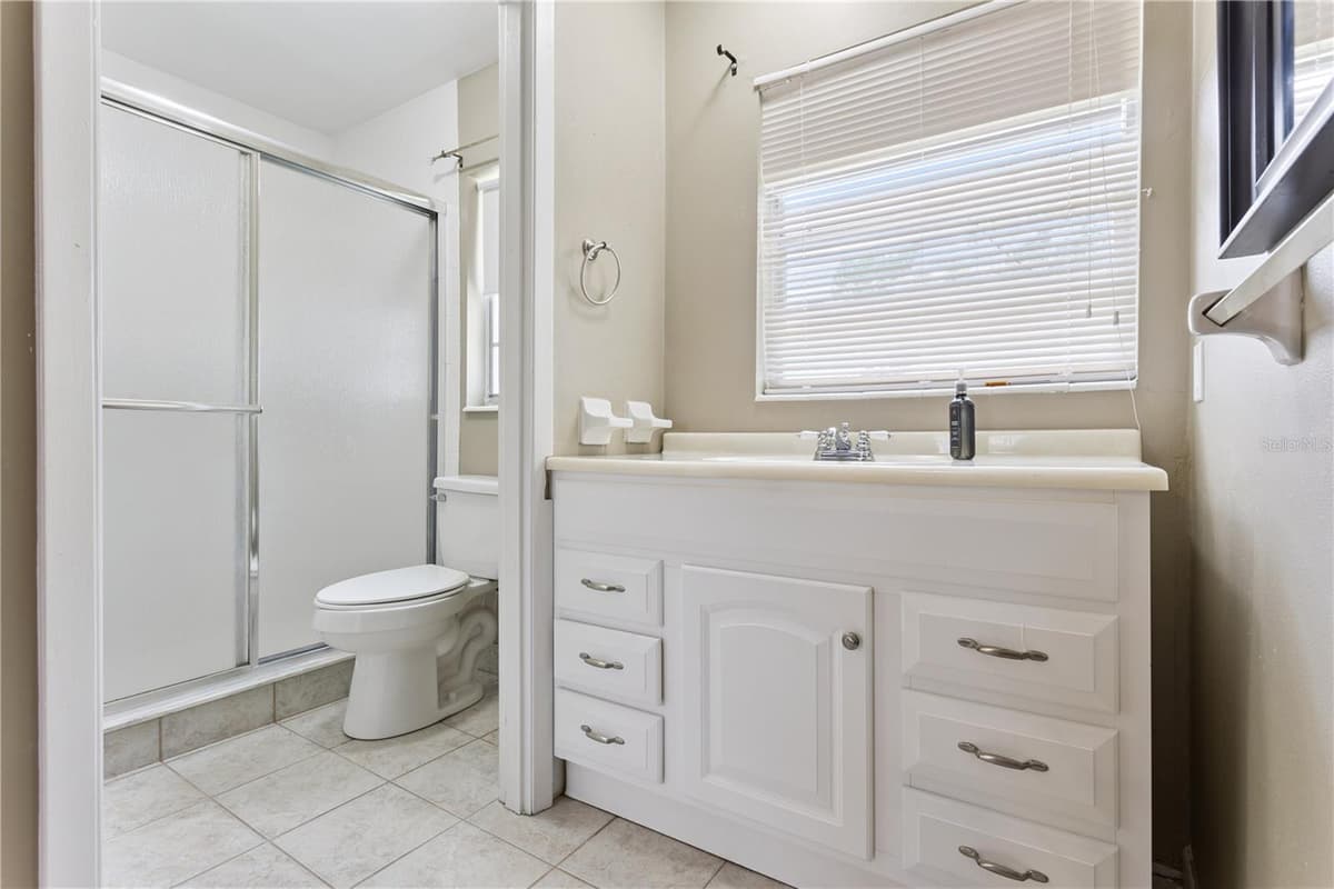 4880 SANTA ROSA AVENUE — photo 19 of 38