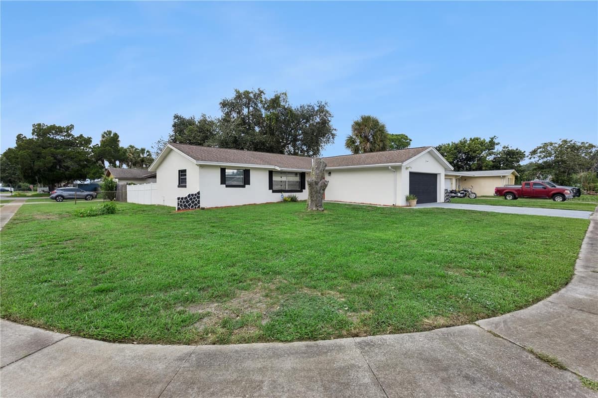 4880 SANTA ROSA AVENUE — photo 31 of 38