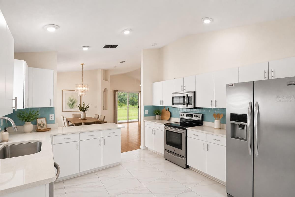 30603 TREMONT DRIVE — photo 5 of 17