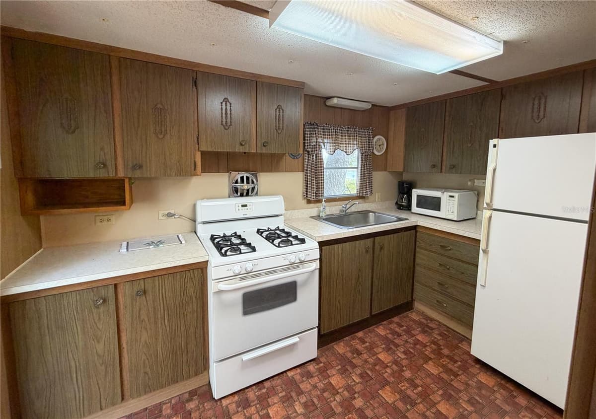 170 COWPEN LAKE POINT ROAD — photo 4 of 28