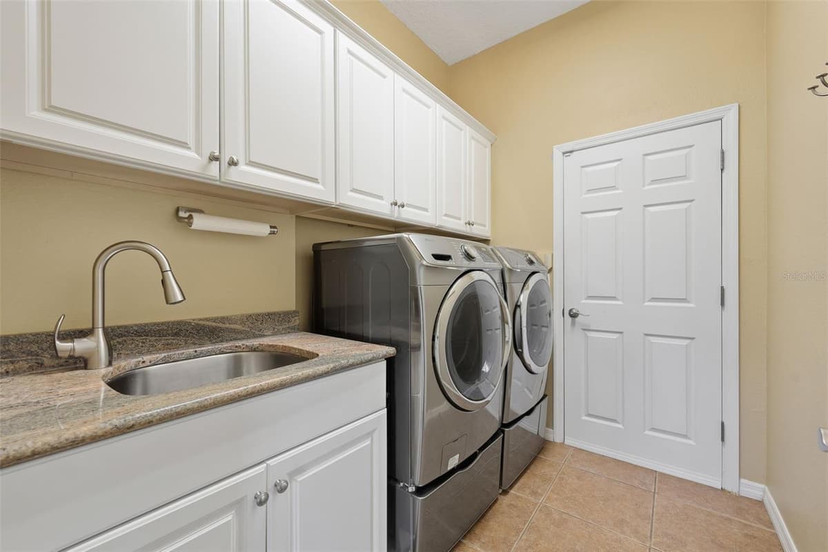 8071 CANYON LAKE CIRCLE — photo 39 of 57