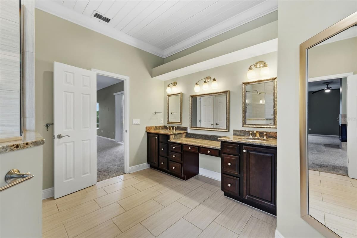 8071 CANYON LAKE CIRCLE — photo 36 of 57