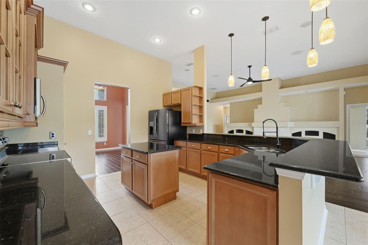 8071 CANYON LAKE CIRCLE — photo 25 of 57