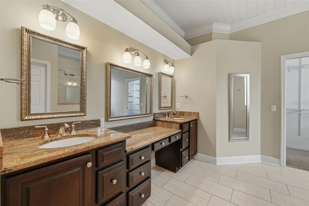 8071 CANYON LAKE CIRCLE — photo 35 of 57