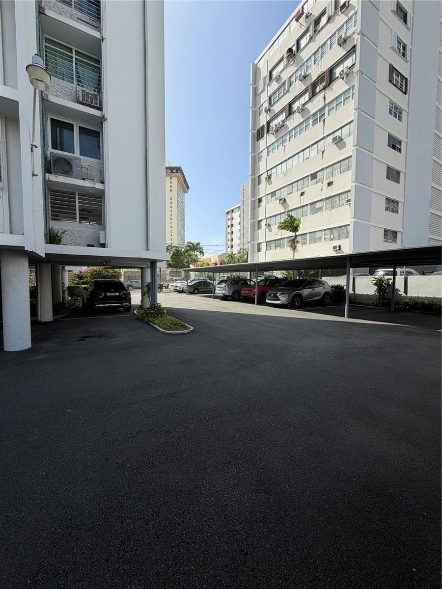 709 AVE. MIRAMAR CONDO. LA TORRE MIRAMAR — photo 2 of 6