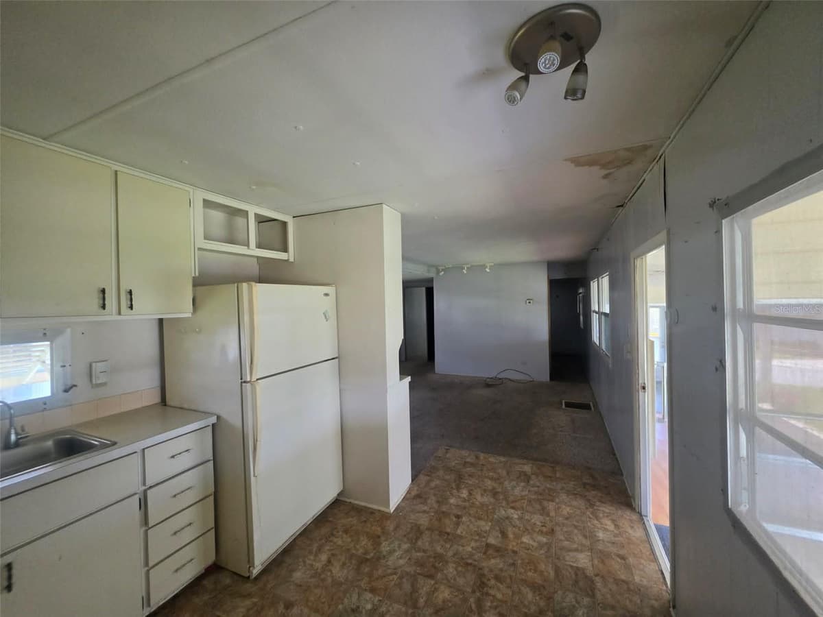 1404 HIGHLAND AVENUE — photo 11 of 36