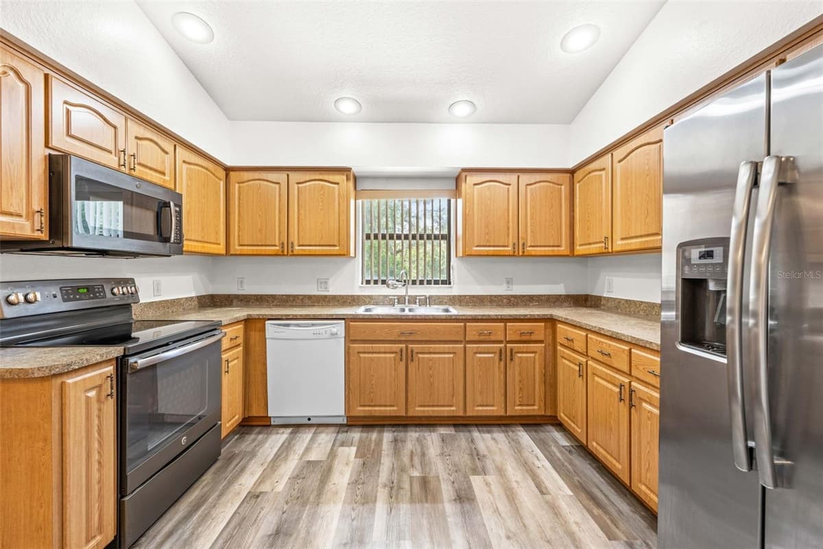 5175 OLIVET DRIVE — photo 17 of 54