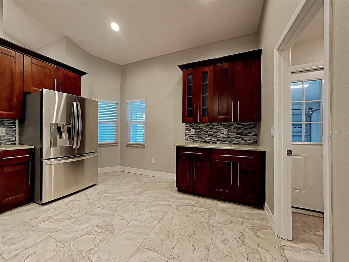 1237 BARMERE LANE — photo 4 of 21