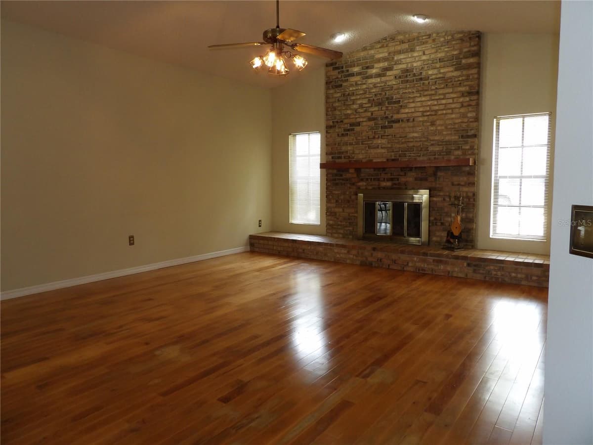 6282 FORESTWOOD DRIVE — photo 6 of 38