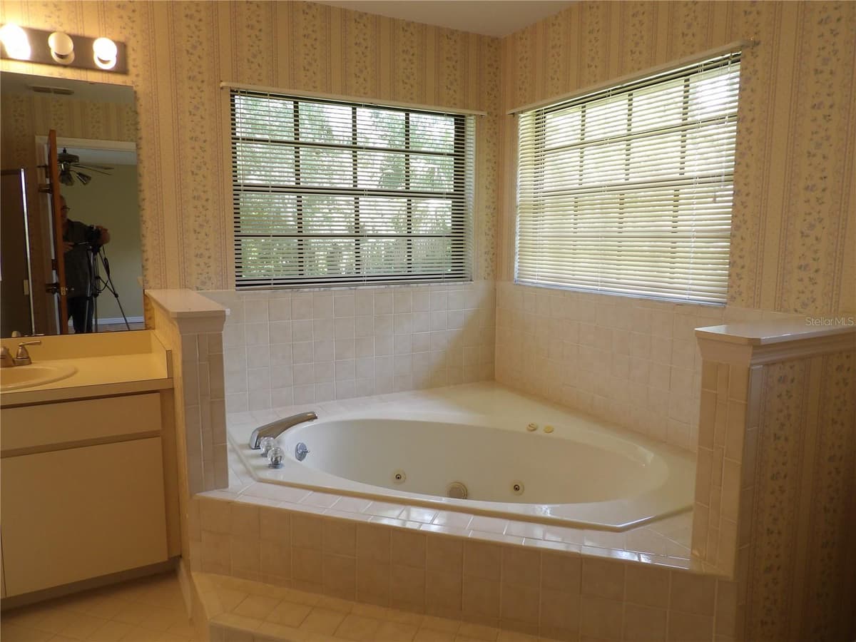 6282 FORESTWOOD DRIVE — photo 22 of 38